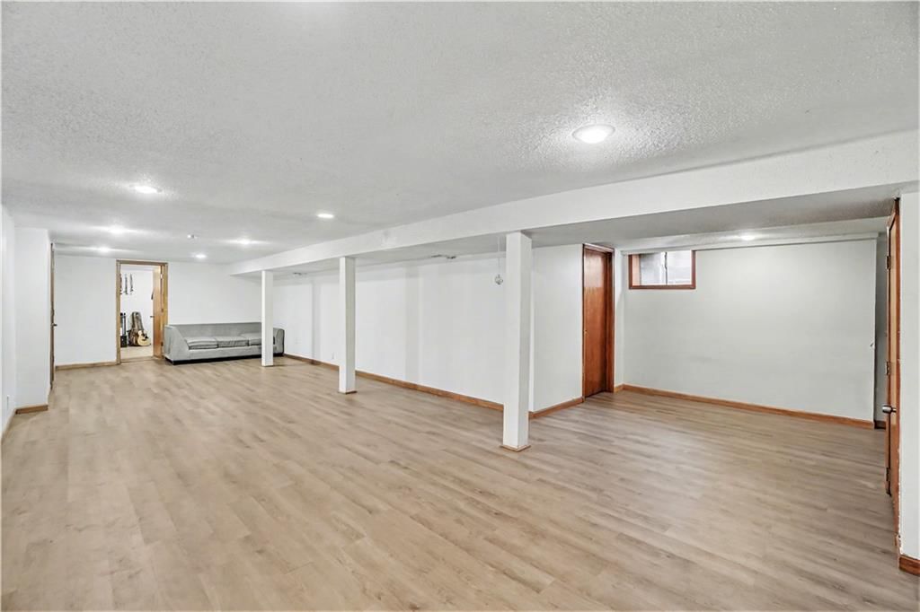 8225 WOOD Avenue — photo 9
