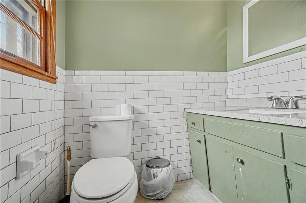 8225 WOOD Avenue — photo 13