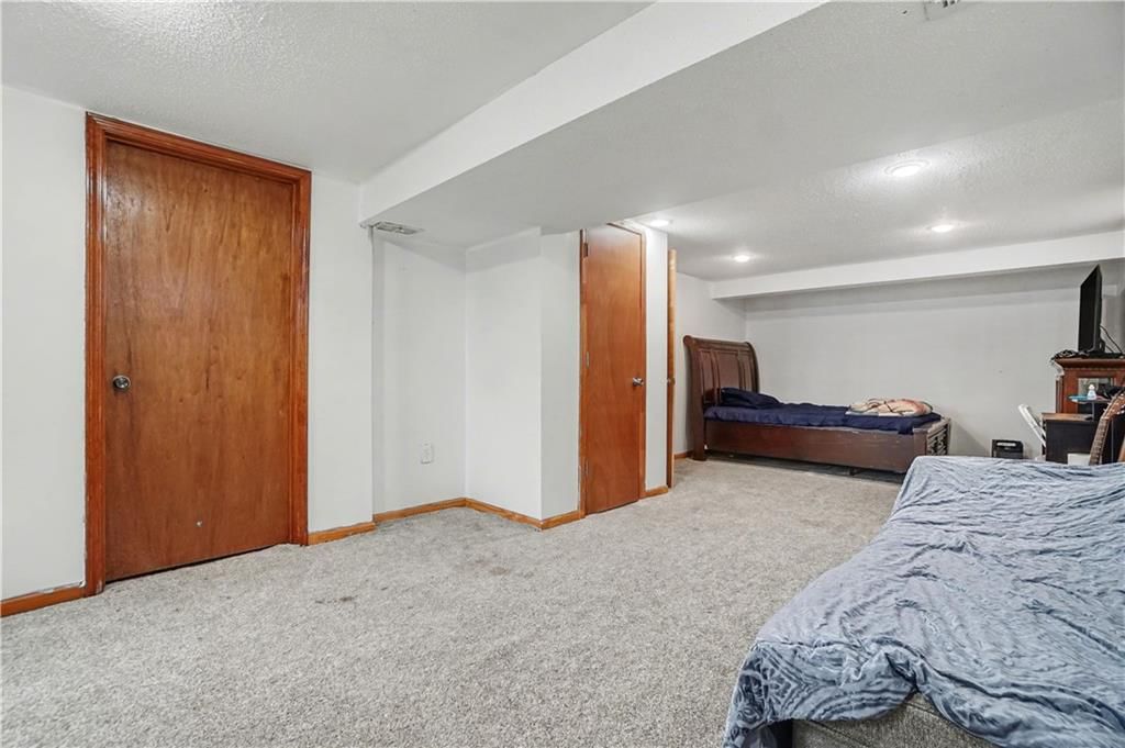8225 WOOD Avenue — photo 15