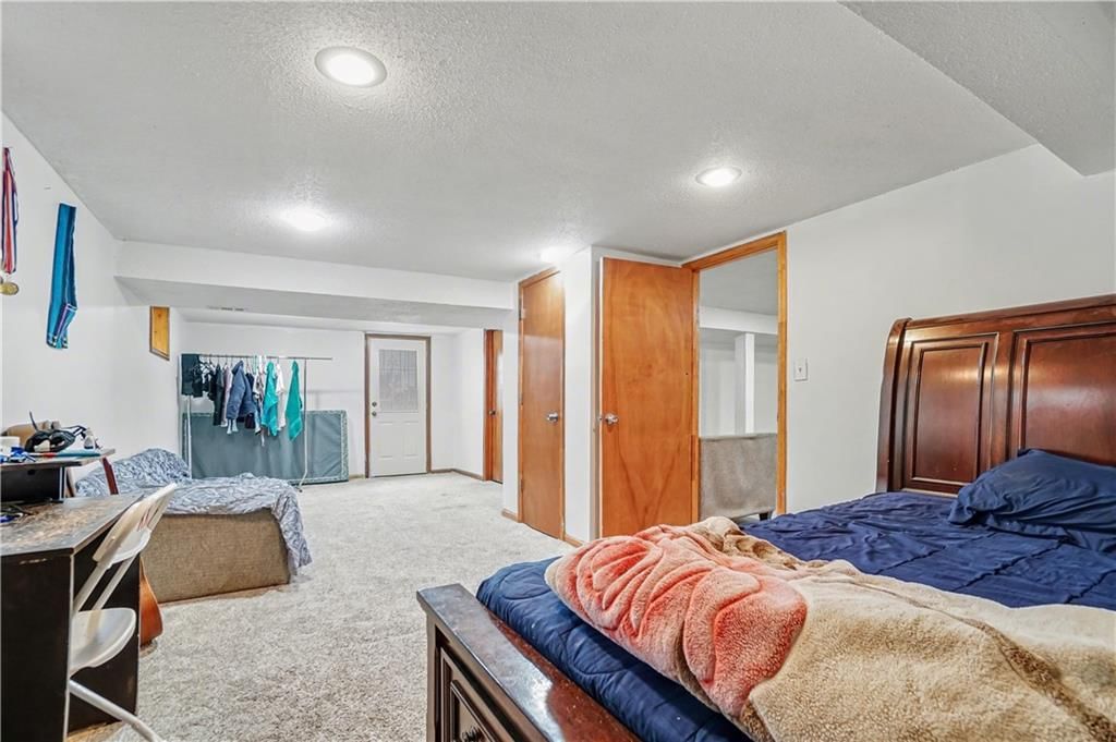 8225 WOOD Avenue — photo 16