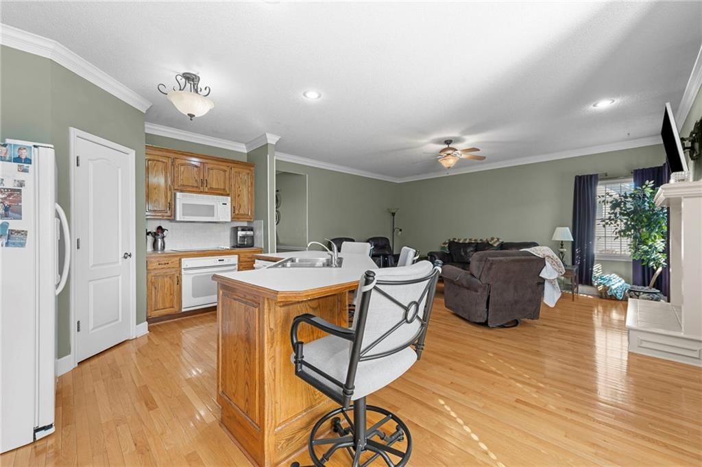 16313 S Chester Street — photo 9
