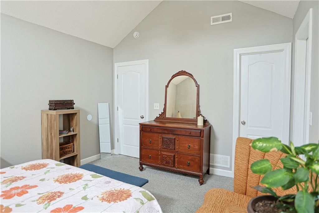 911 SW Peach Tree Lane — photo 9