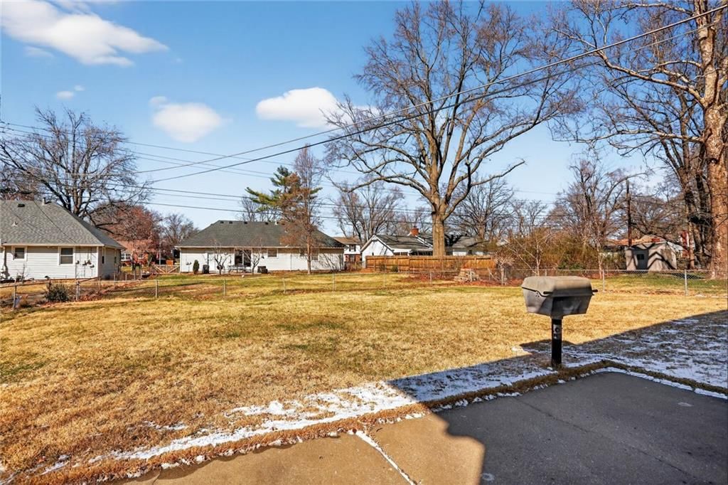 7800 W 96th Street — photo 13