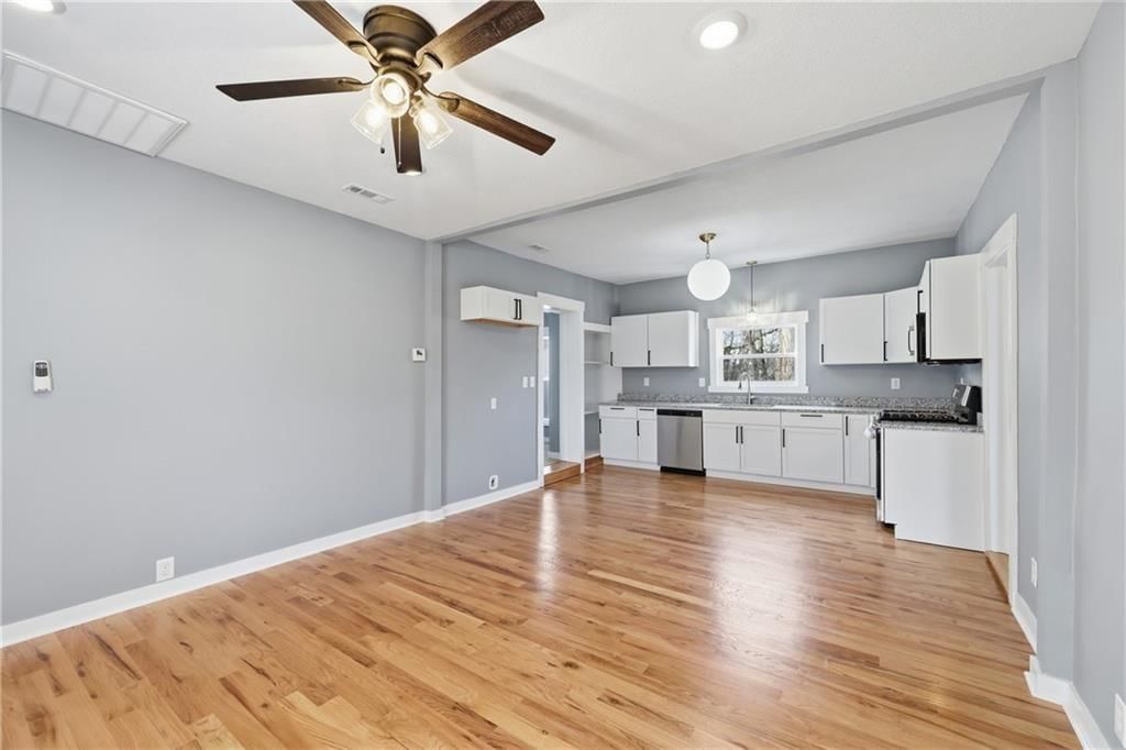402 S Jefferson Street — photo 8