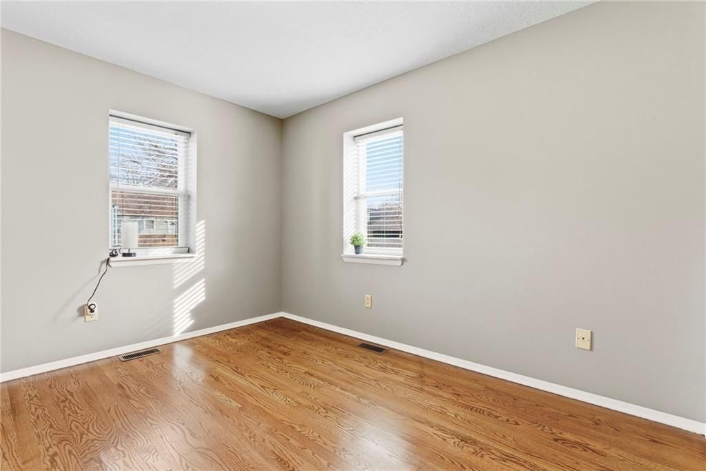 2509 S Sterling Avenue — photo 14
