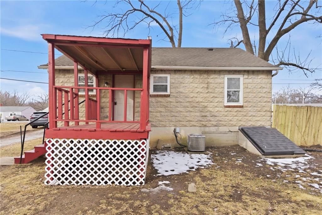 2509 S Sterling Avenue — photo 24