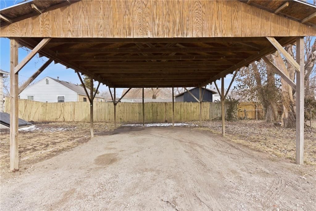 2509 S Sterling Avenue — photo 29