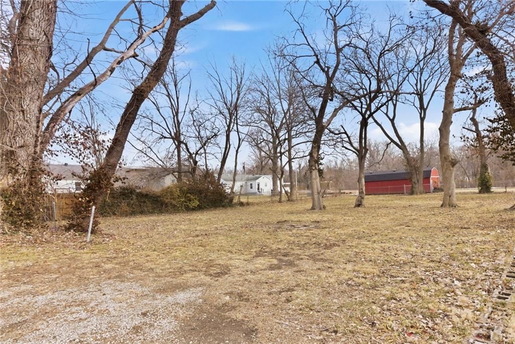 2509 S Sterling Avenue — photo 32