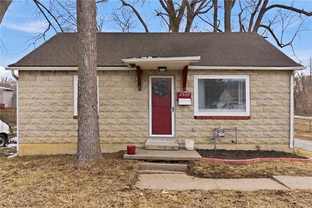 2509 S Sterling Avenue — photo 41