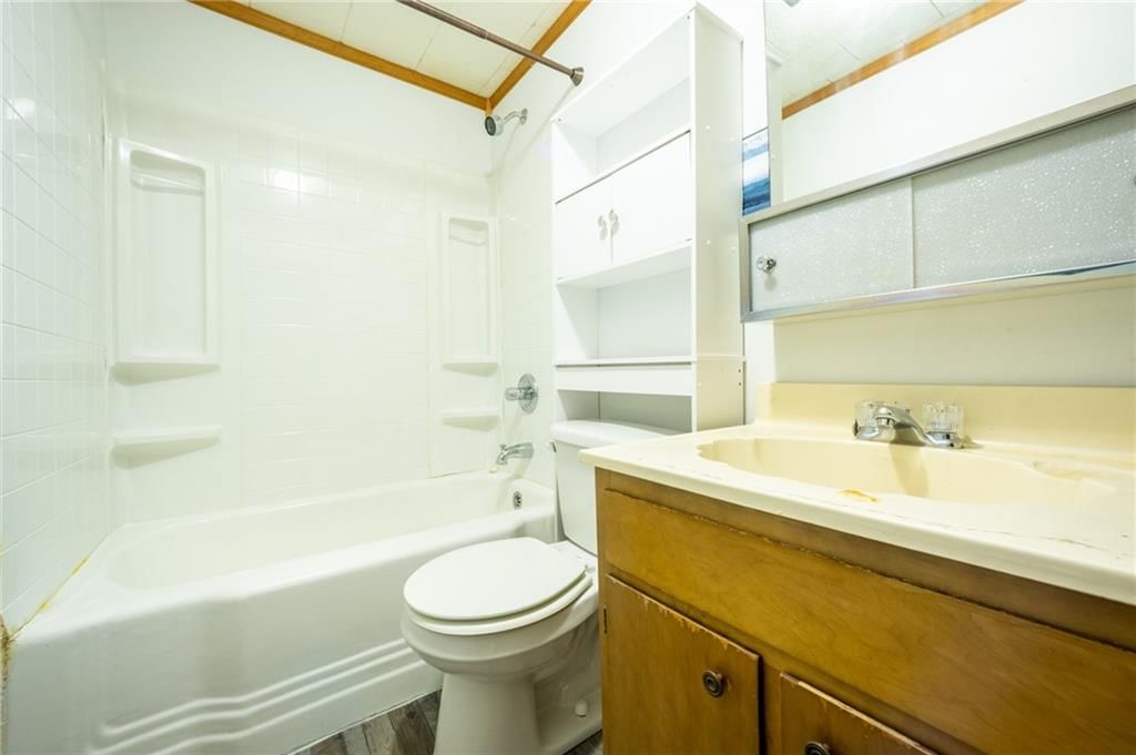 212 W Mill Street — photo 15