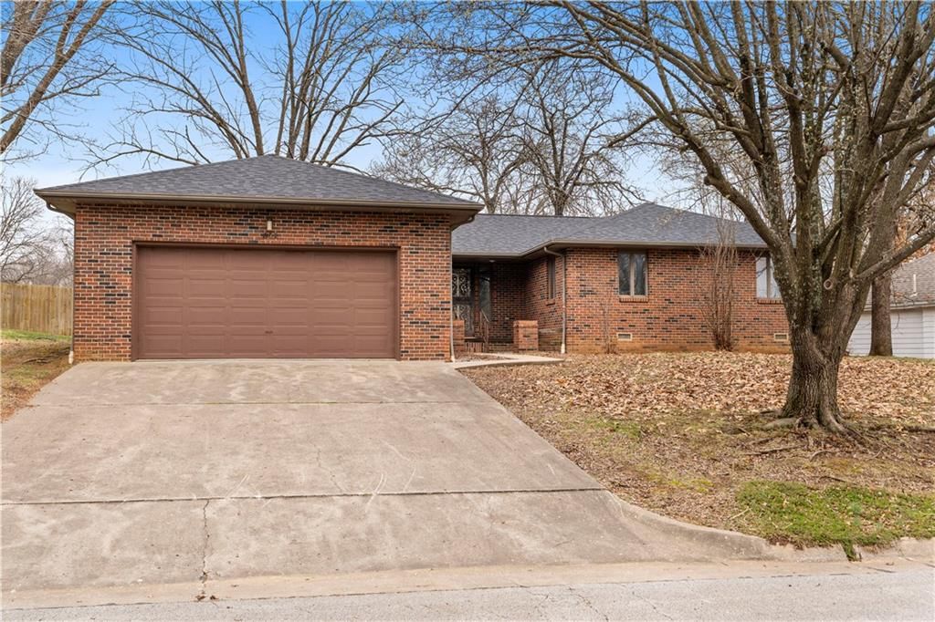 802 S Timberbrook Drive, Nevada, MO