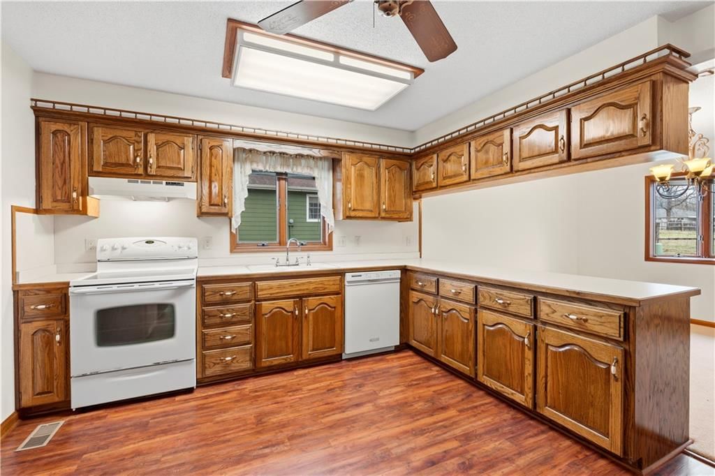 802 S Timberbrook Drive — photo 9