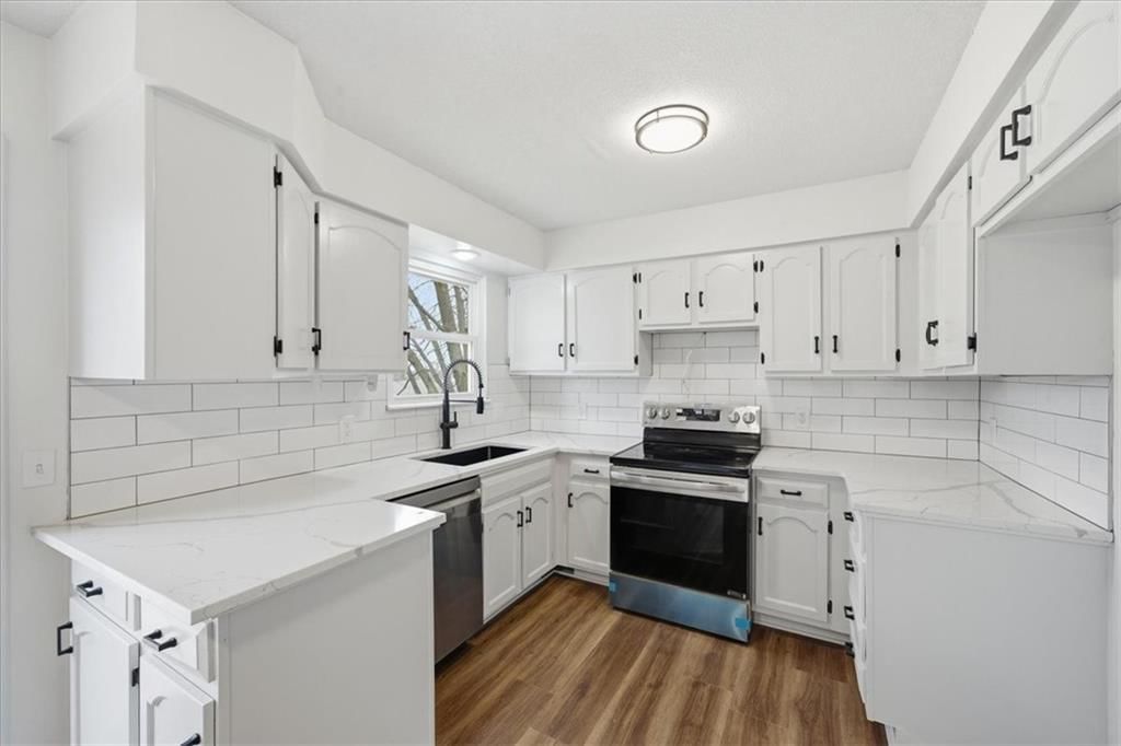 5761 N Anita Avenue — photo 9