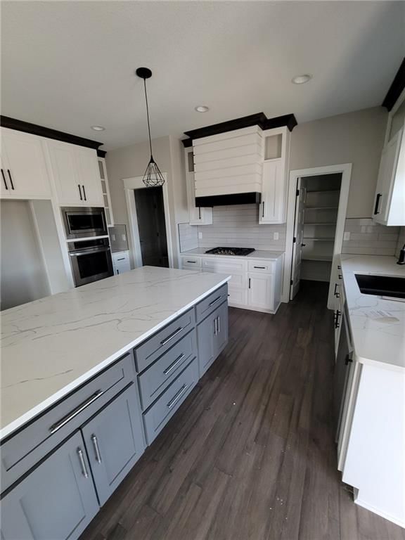 408 NE Greenview Drive — photo 3