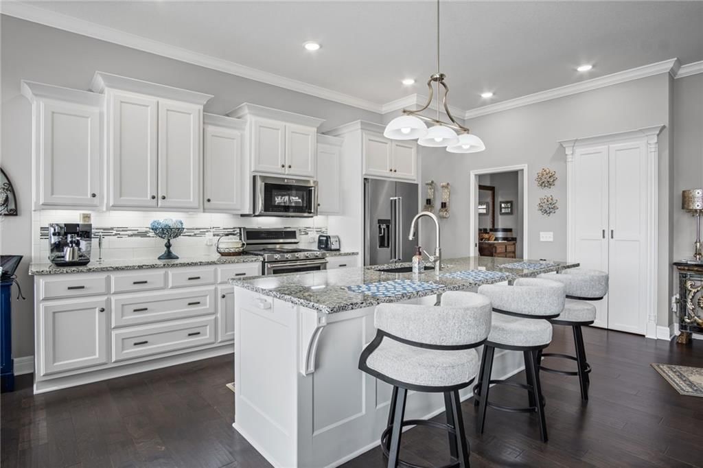 4600 Greystone Drive — photo 8