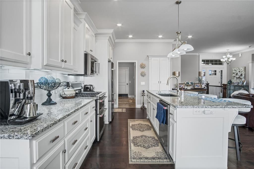 4600 Greystone Drive — photo 10