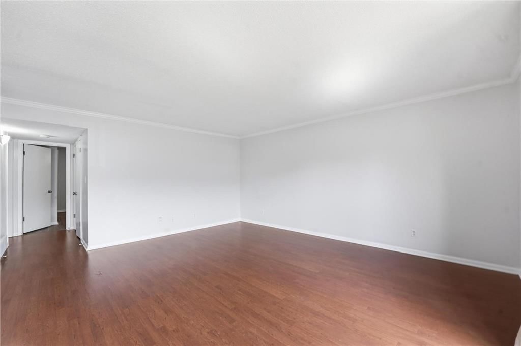 6232 Robinson Street — photo 3