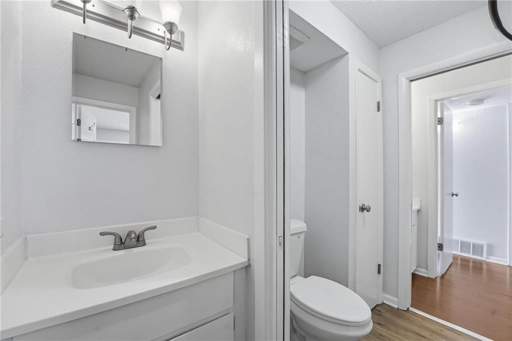 6232 Robinson Street — photo 17