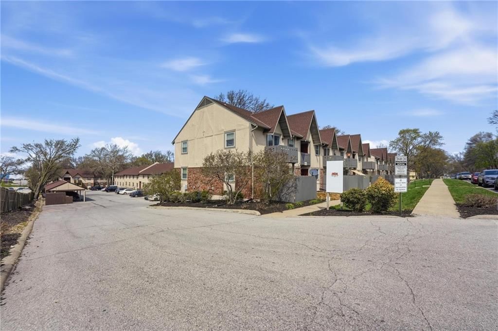 6232 Robinson Street — photo 21