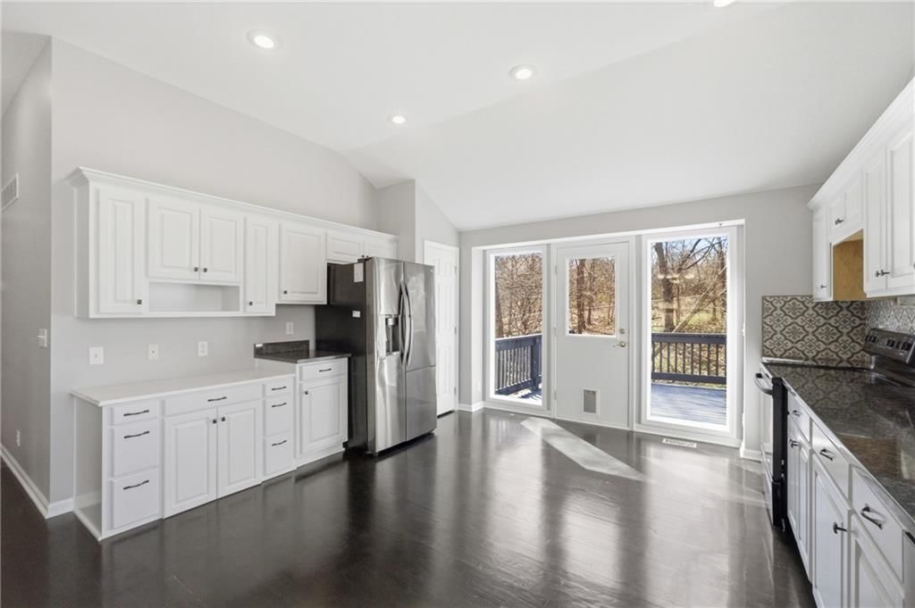 12221 Hubbard Road — photo 11