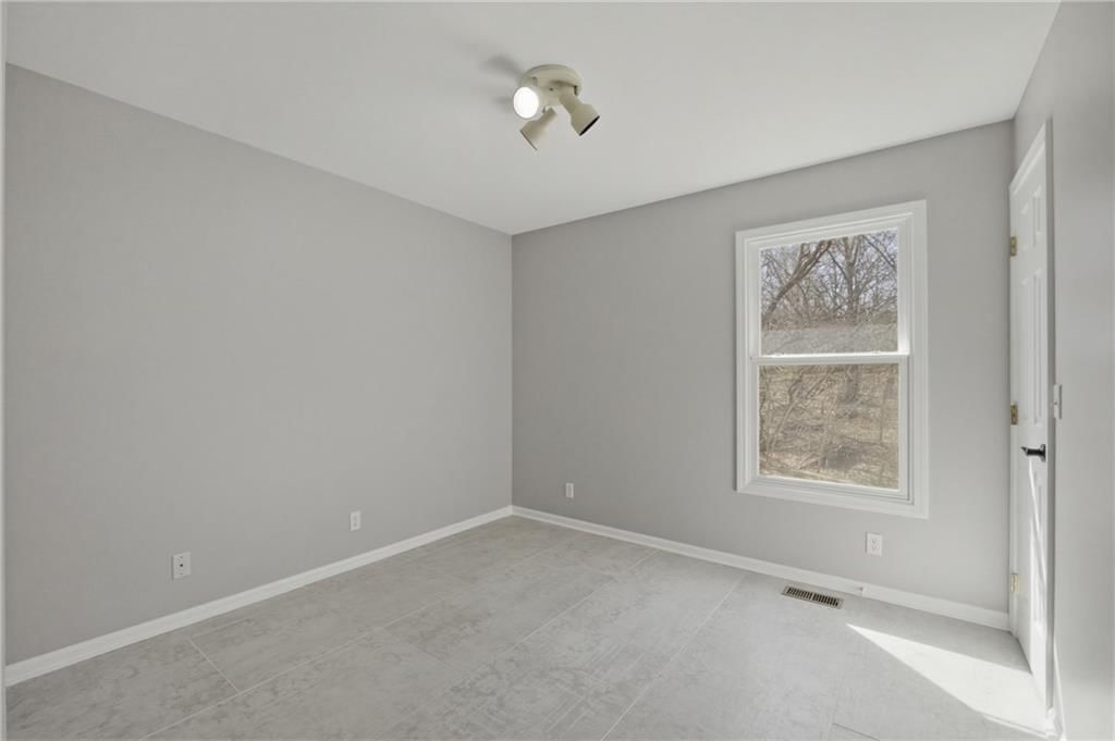 12221 Hubbard Road — photo 20