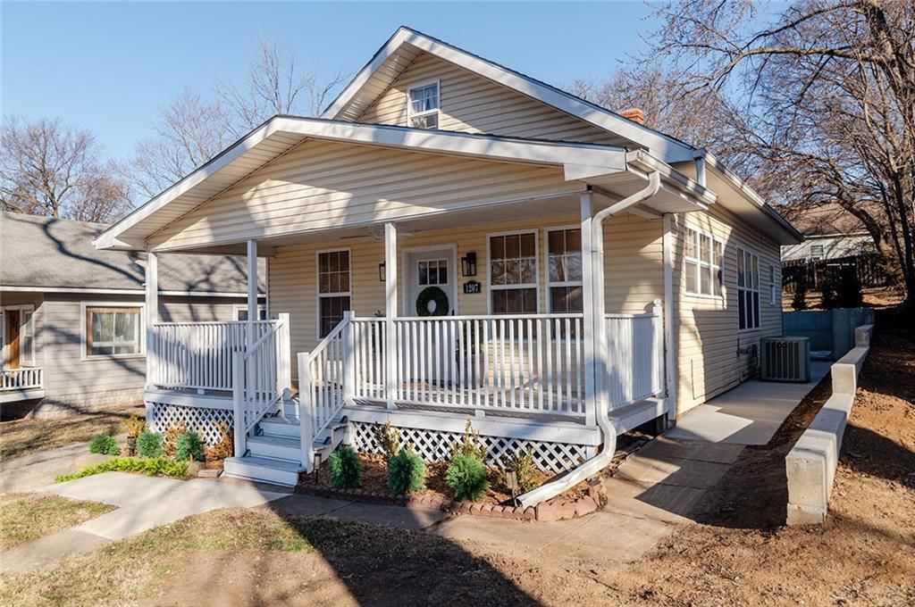 1207 Atchison Street — photo 1