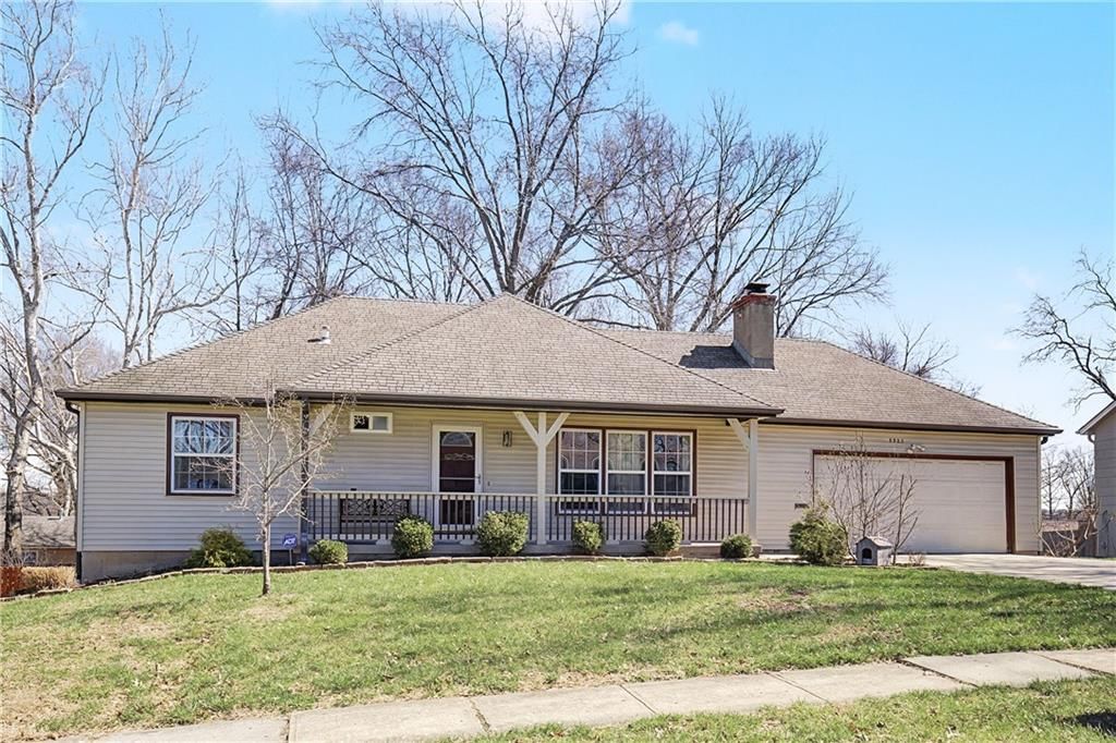 9923 Tracy Avenue, Kansas City, MO