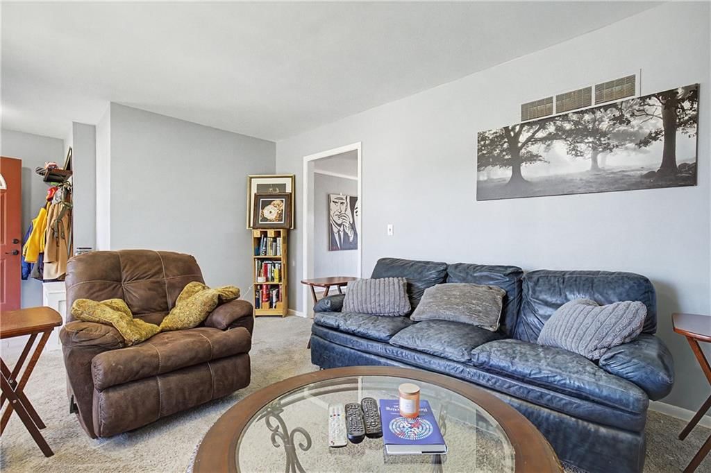 9923 Tracy Avenue — photo 3