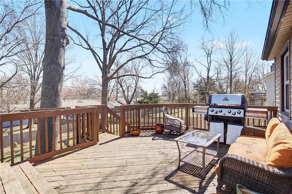 9923 Tracy Avenue — photo 19