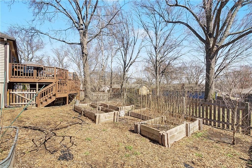 9923 Tracy Avenue — photo 23