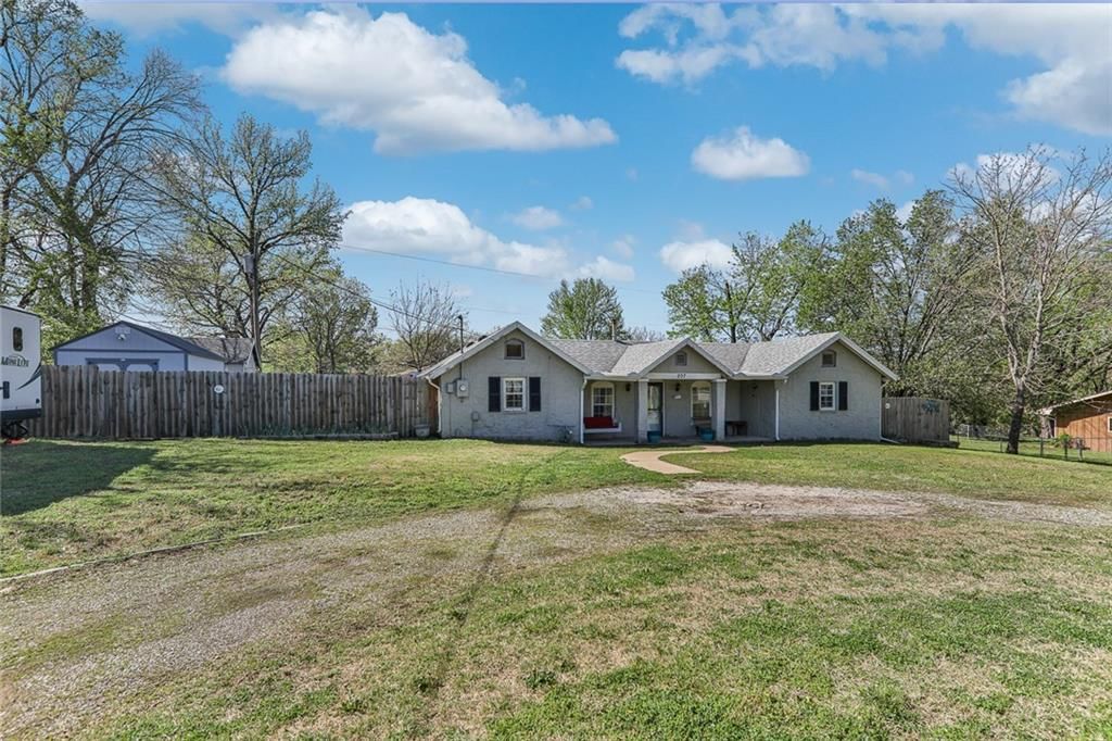 207 Rajah Road — photo 3