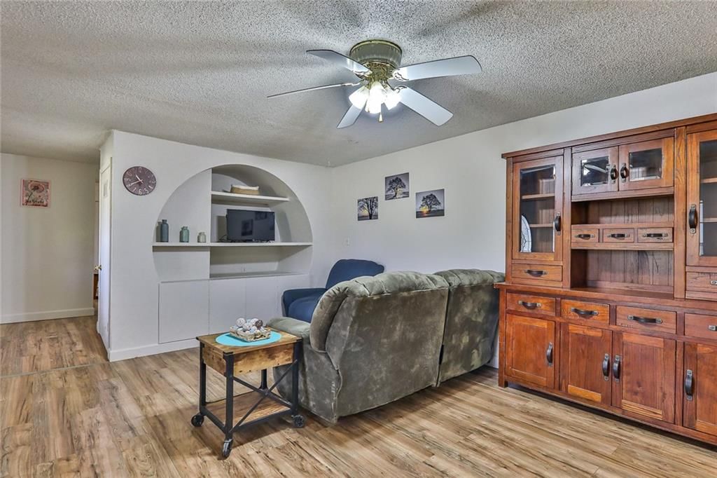 207 Rajah Road — photo 7