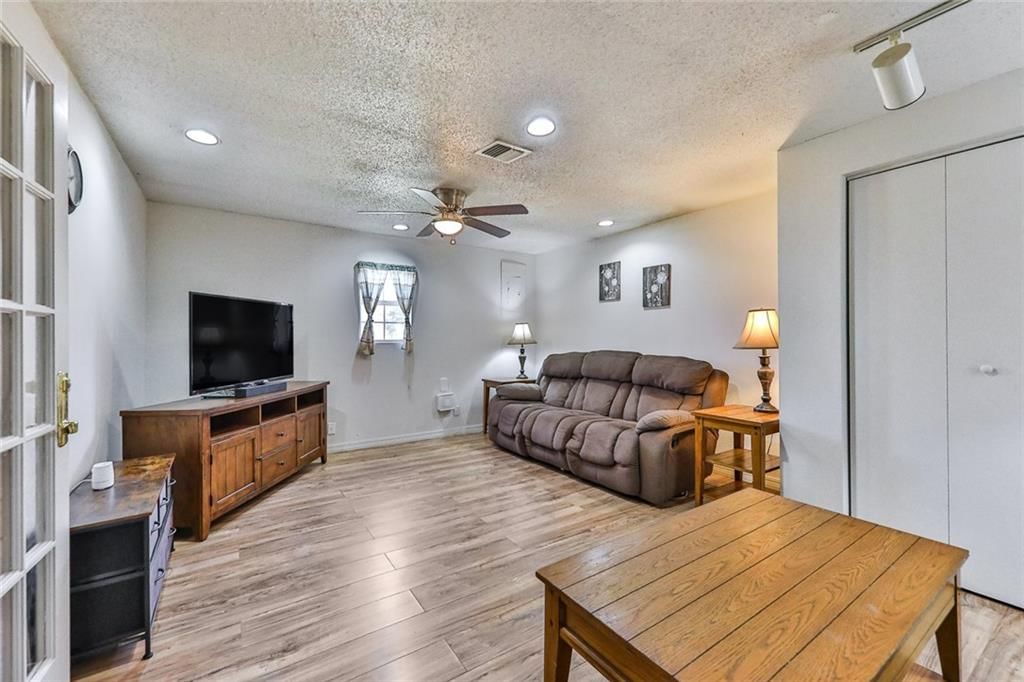 207 Rajah Road — photo 13