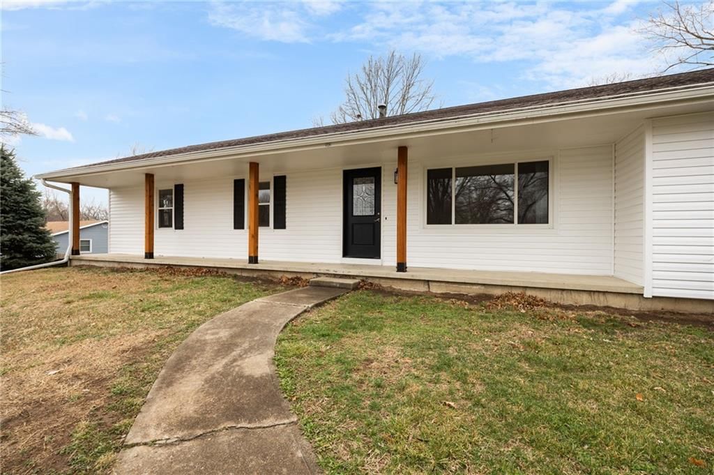 302 Knoll Drive — photo 4