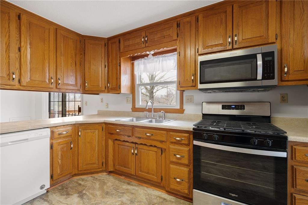 302 Knoll Drive — photo 15