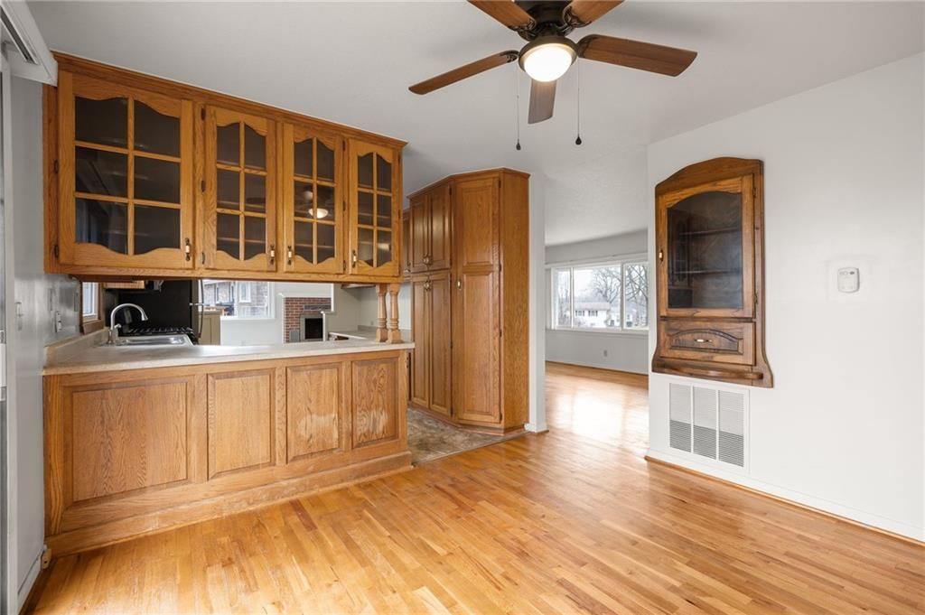302 Knoll Drive — photo 17