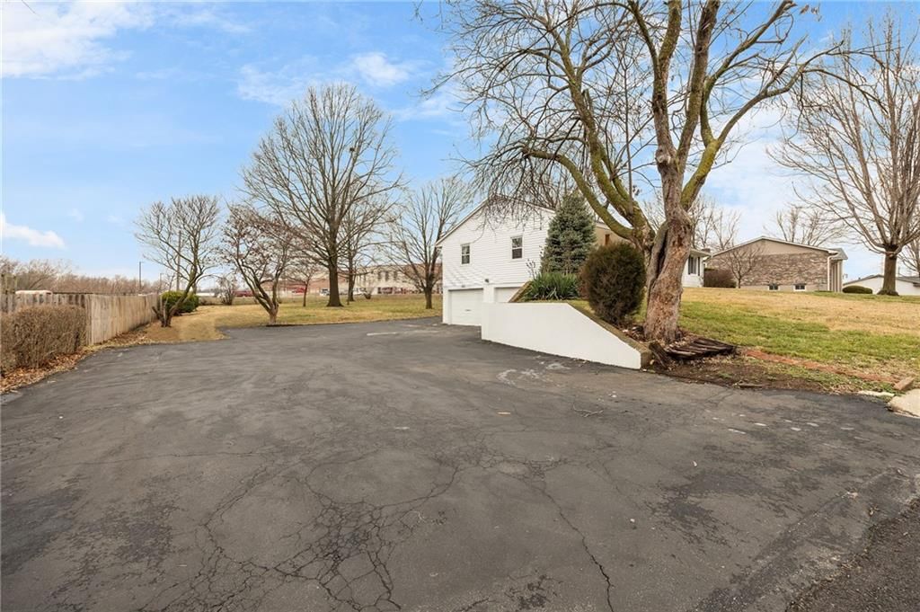 302 Knoll Drive — photo 35