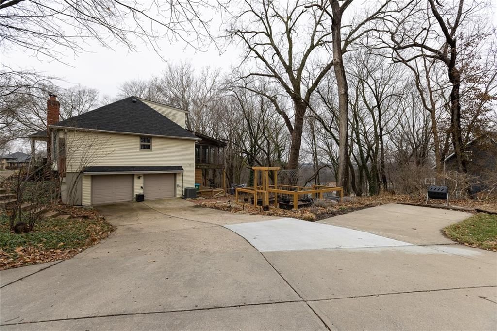 1826 NW WOODLAND Road — photo 39