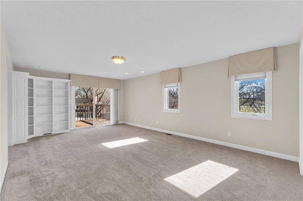 948 SW Woodbridge Court — photo 18