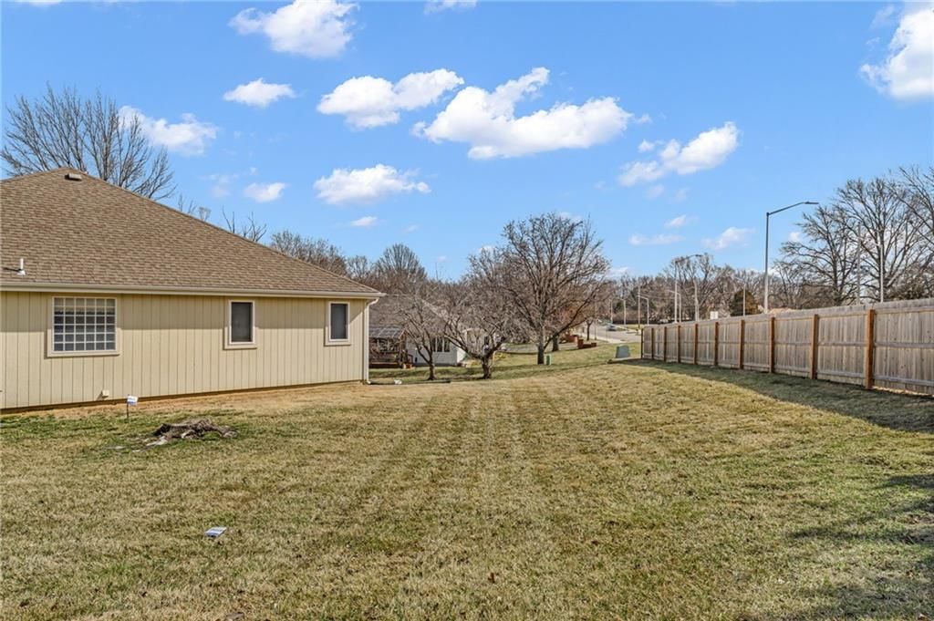 948 SW Woodbridge Court — photo 51