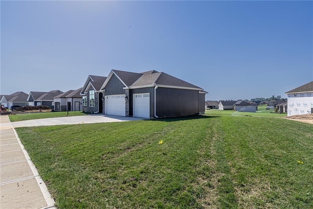 4700 Woodland Shores Court — photo 2