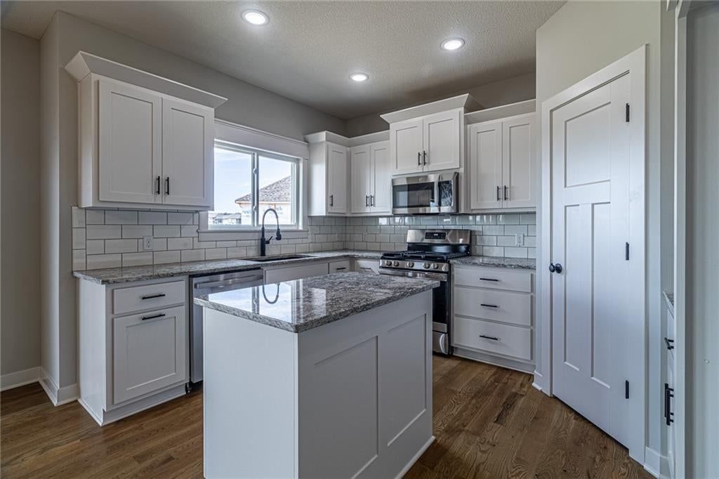 4700 Woodland Shores Court — photo 10