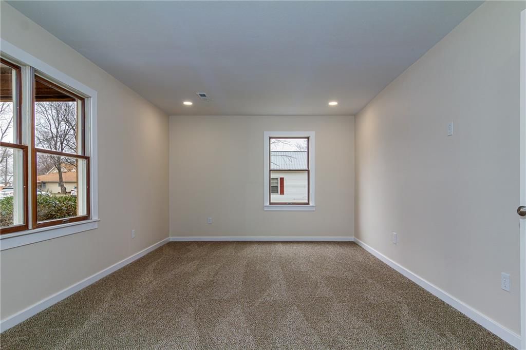 411 W Cedar Street — photo 22