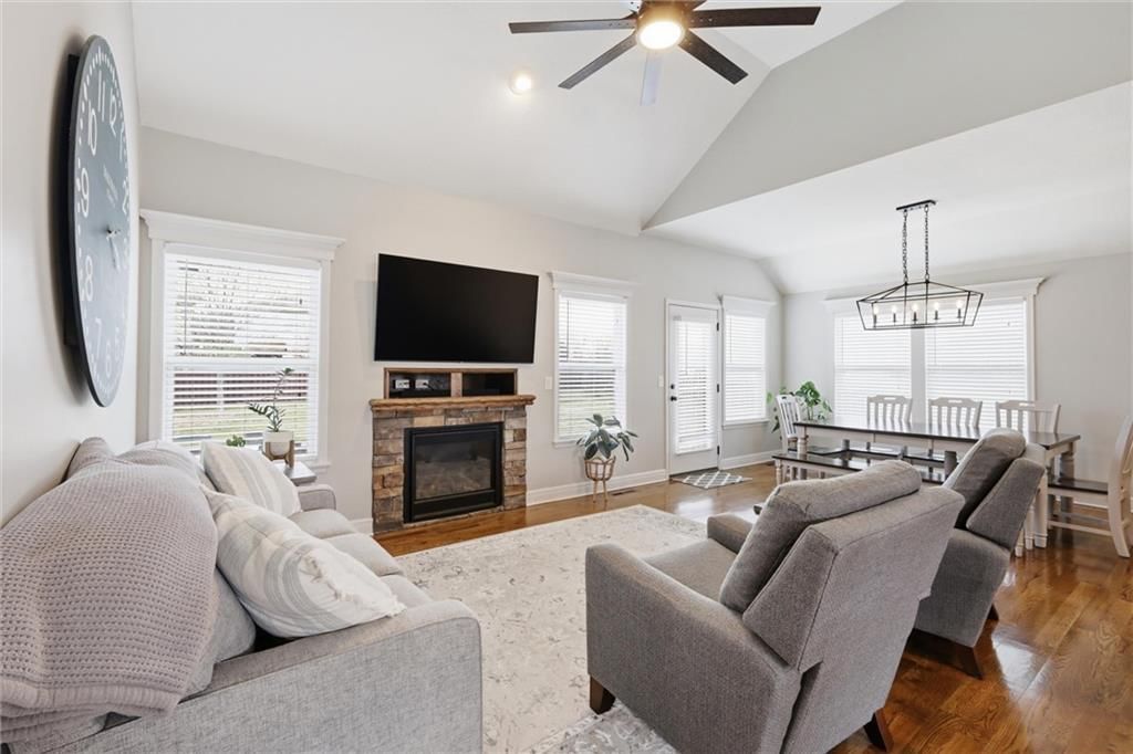 16640 Ruby Way — photo 4