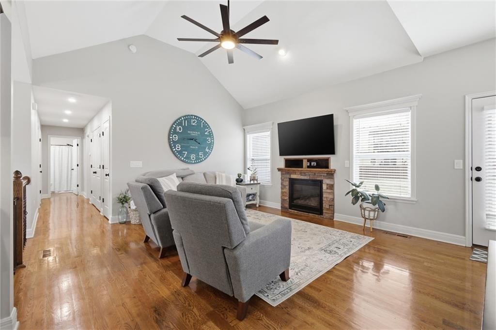 16640 Ruby Way — photo 5