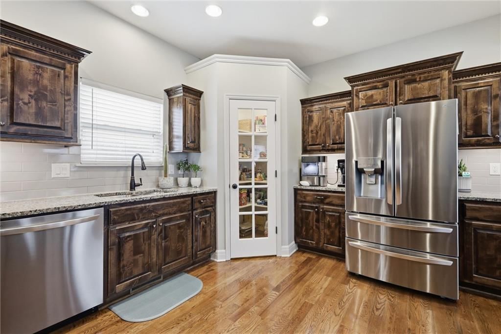 16640 Ruby Way — photo 15