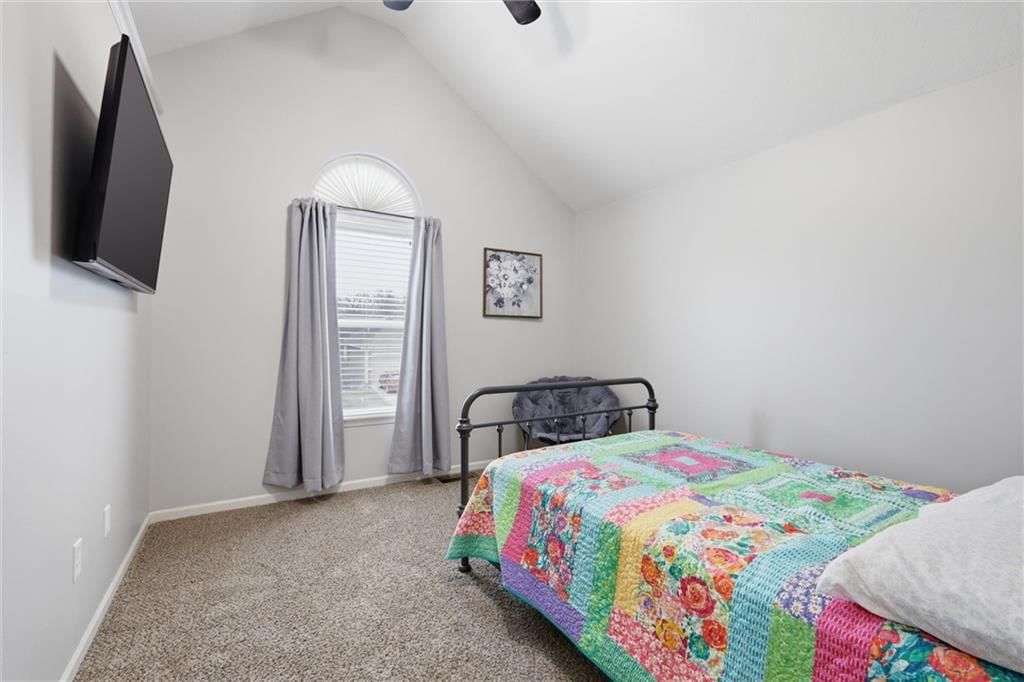 16640 Ruby Way — photo 19