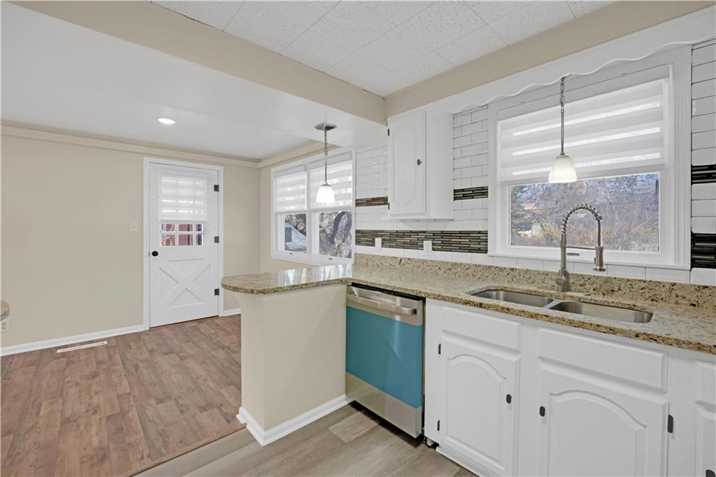 2404 Albert Lee Avenue — photo 11