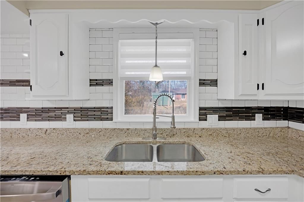 2404 Albert Lee Avenue — photo 12