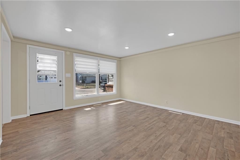 2404 Albert Lee Avenue — photo 16